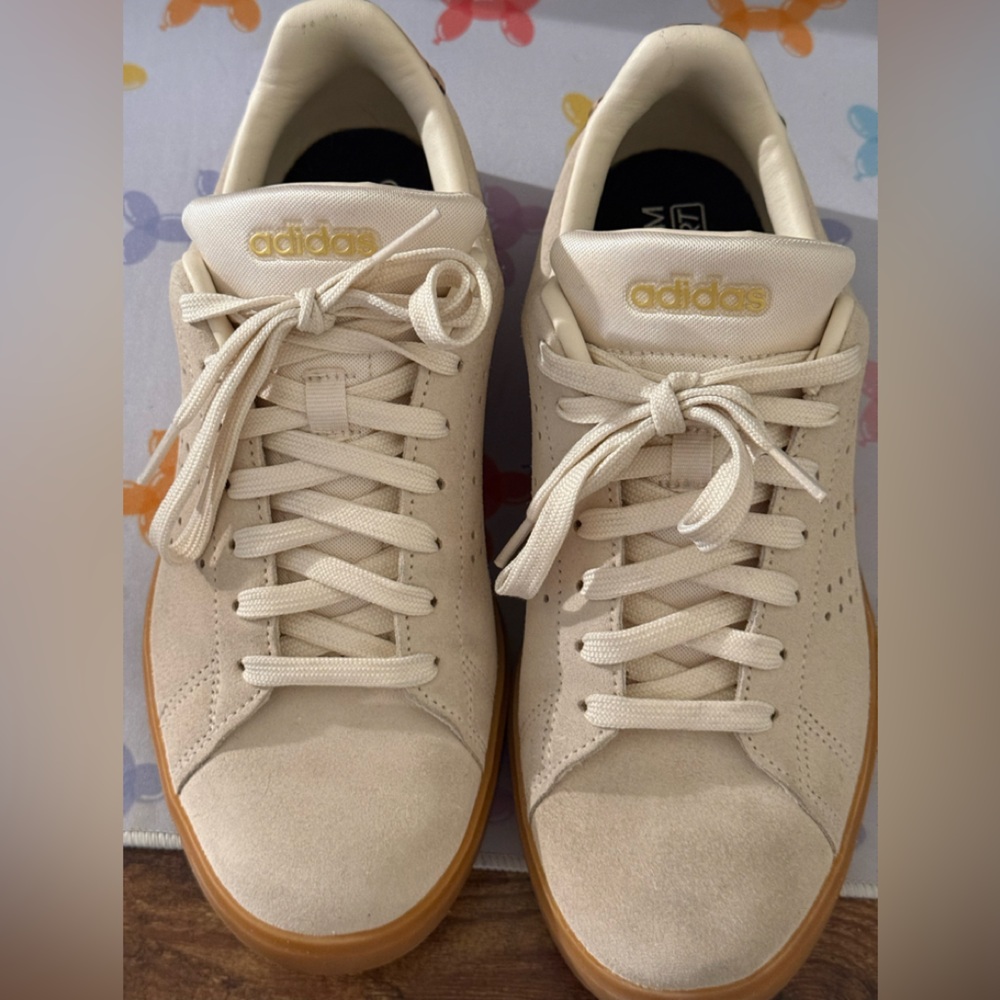 Adidas Women’s Advantage Athletic Shoe size 8 Running Shoe, Sneaker - Picture 4 of 6